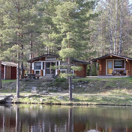 Hirsimoekki Ja Makuuaitta Hotell Karijoki Exteriör bild