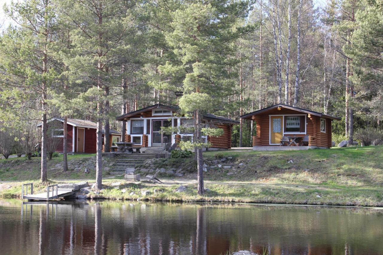 Hirsimoekki Ja Makuuaitta Hotell Karijoki Exteriör bild