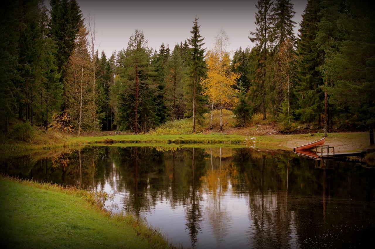 Hirsimoekki Ja Makuuaitta Hotell Karijoki Exteriör bild